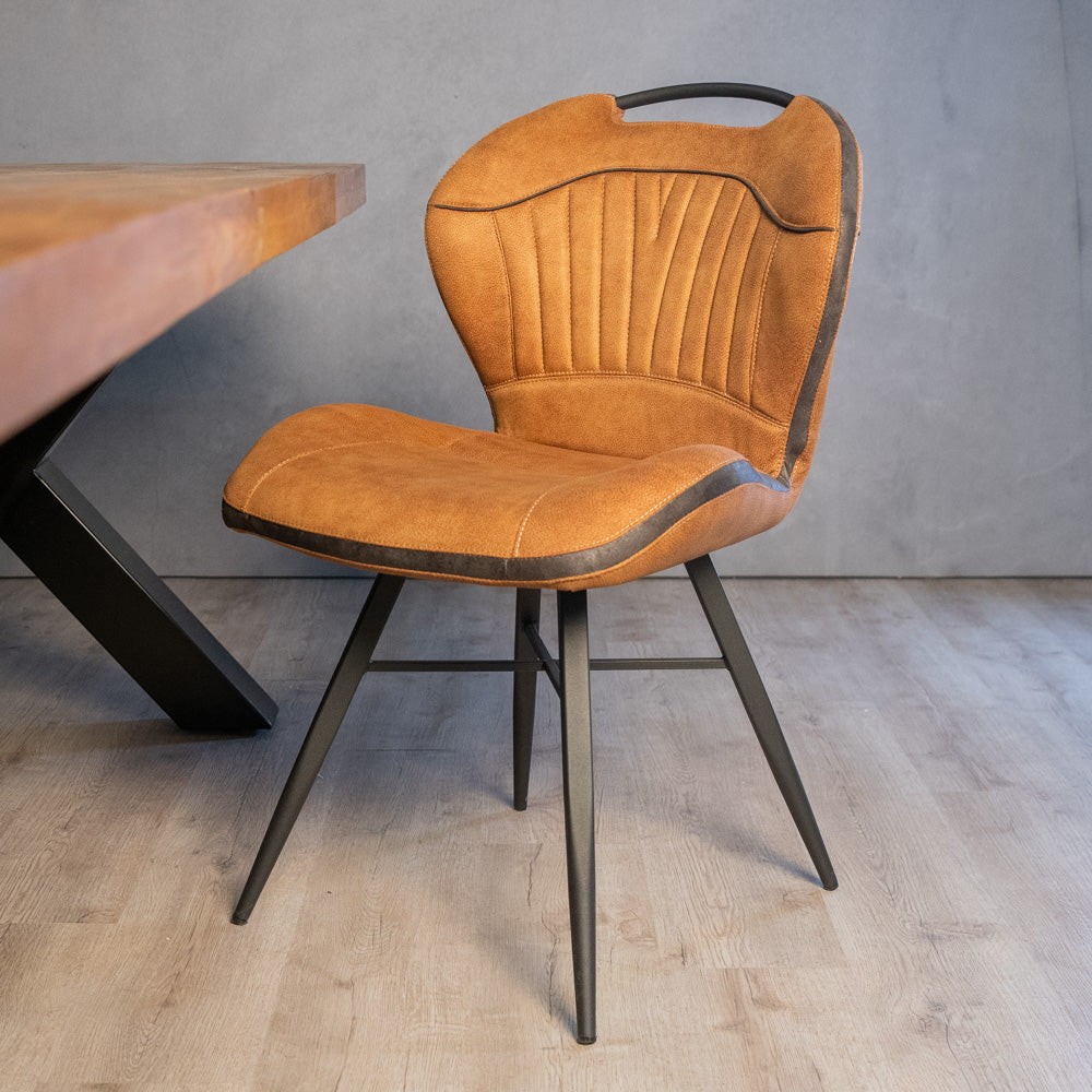 plash eetkamerstoel cognac zonder armleuning en met handvat