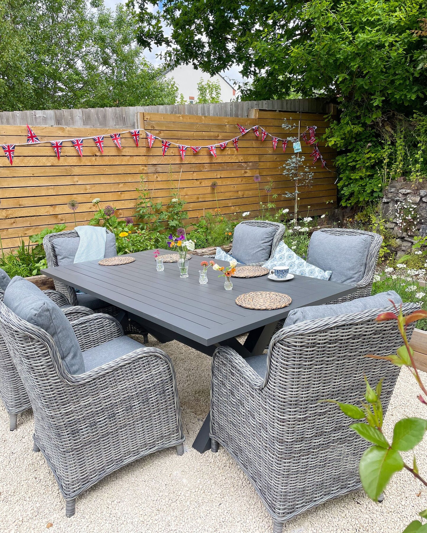 Charlotte | Stylish Garden Set with Cushion