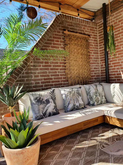 Leo 5-Piece Lounge Set - Stylish and Comfortable